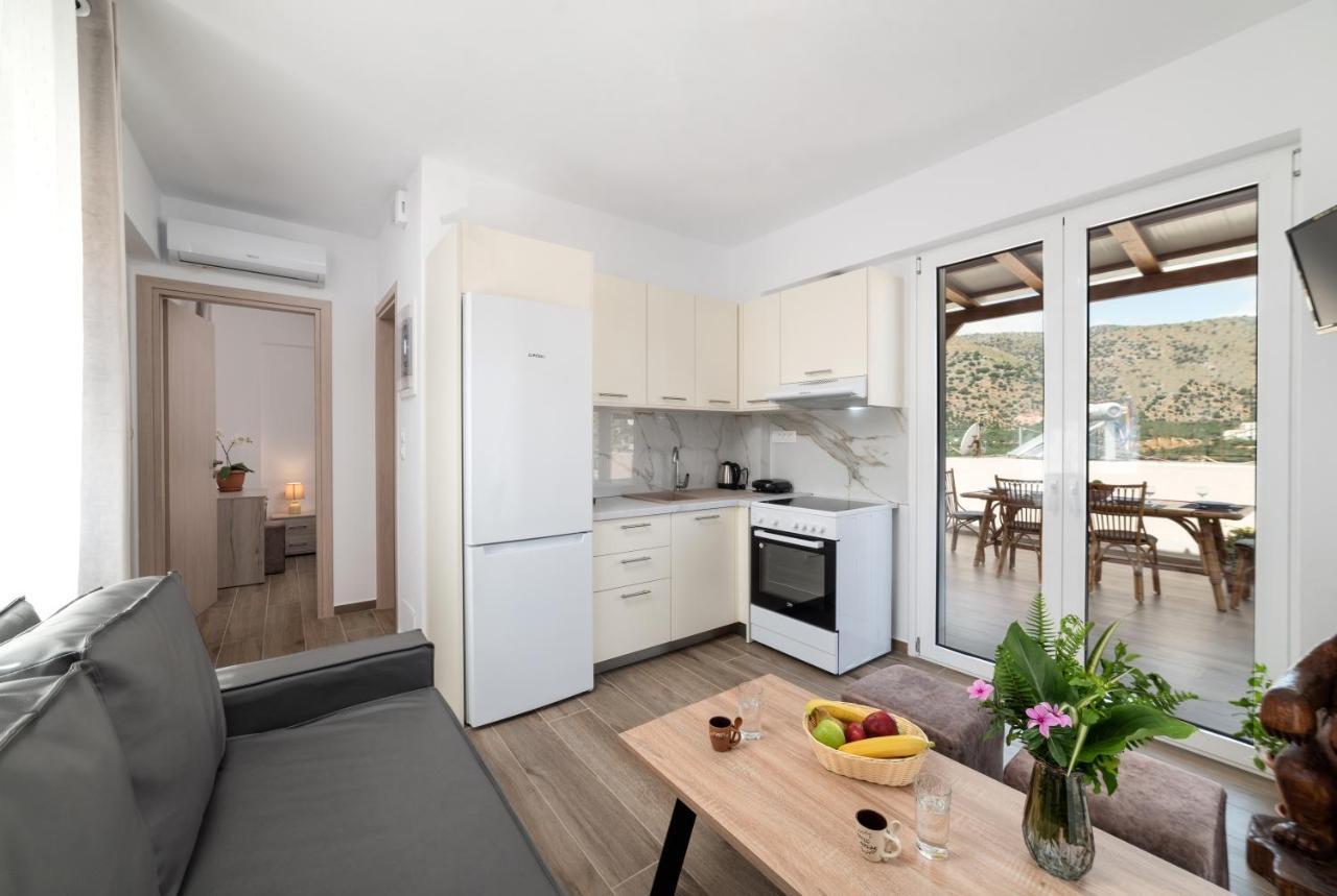 Apartment E.berdufi Sea View *